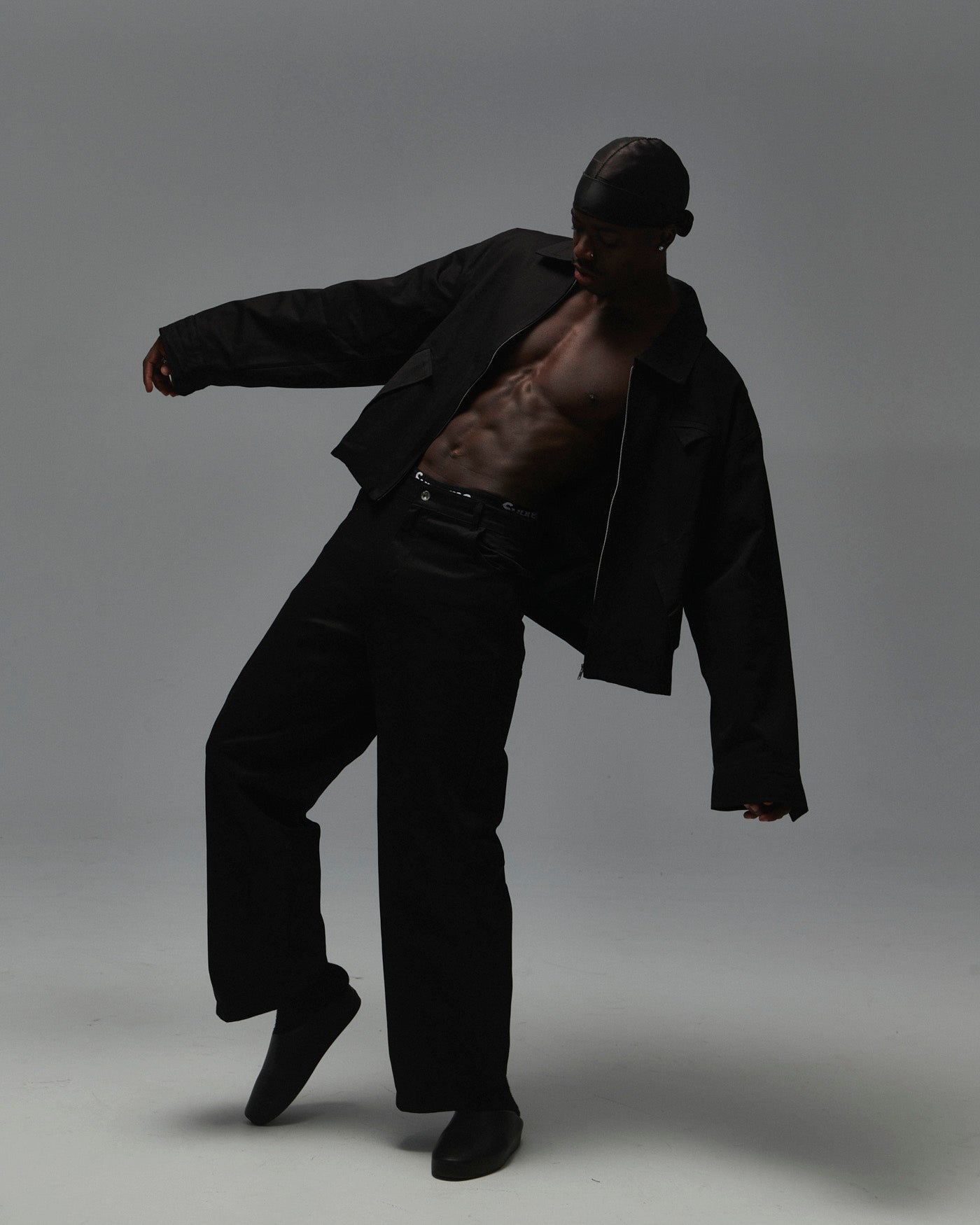 Completo giacca con zip e pantalone